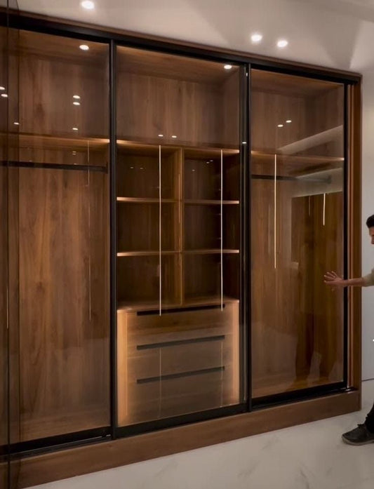 Lyrik – Elegant Bespoke Wardrobe Blending Style And Functionality