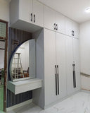 Talyx – Bespoke Wardrobe With Sharp Modern Aesthetics